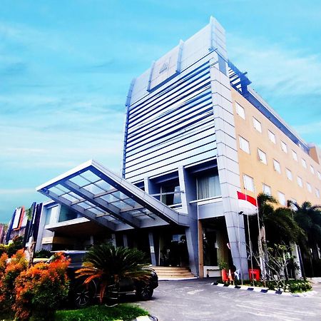 Royal Asnof Hotel Pekanbaru Exterior photo